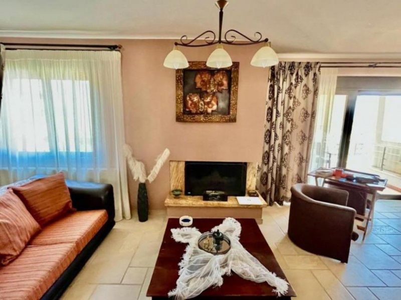 Agios Nikolaos MIT VIDEO! Kreta, Agios Nikolaos: Geräumige Wohnung im 2. Stock mit Panoramablick auf das Meer zu verkaufen Wohnung kaufen